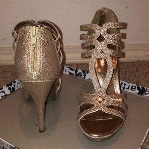 Champagne heels (light gold)